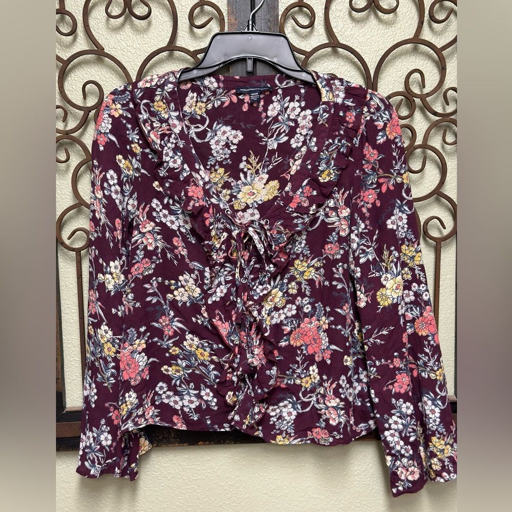 American Eagle Outfitters long sleeve floral top